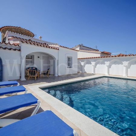 Villa Et Studio Avec Piscine - Wehostyou Empuriabrava Eksteriør bilde