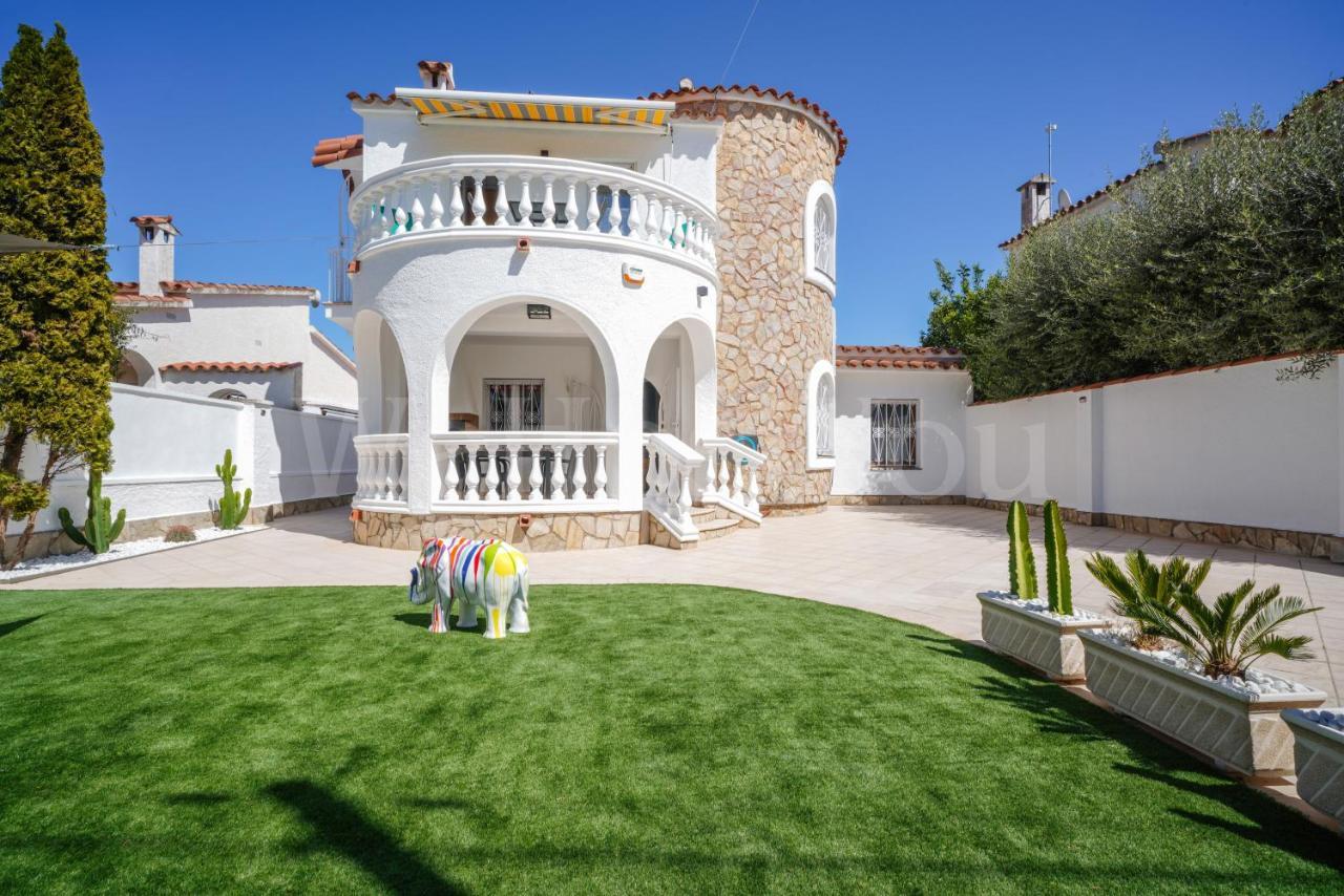 Villa Et Studio Avec Piscine - Wehostyou Empuriabrava Eksteriør bilde