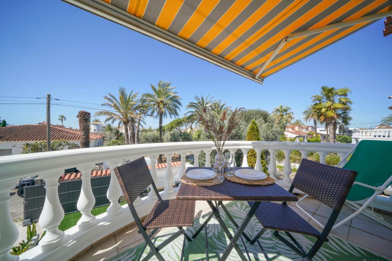 Villa Et Studio Avec Piscine - Wehostyou Empuriabrava Eksteriør bilde
